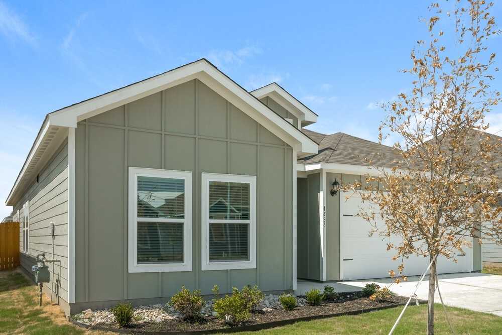 1536 Harvester Dr - Photo 3 of 16
