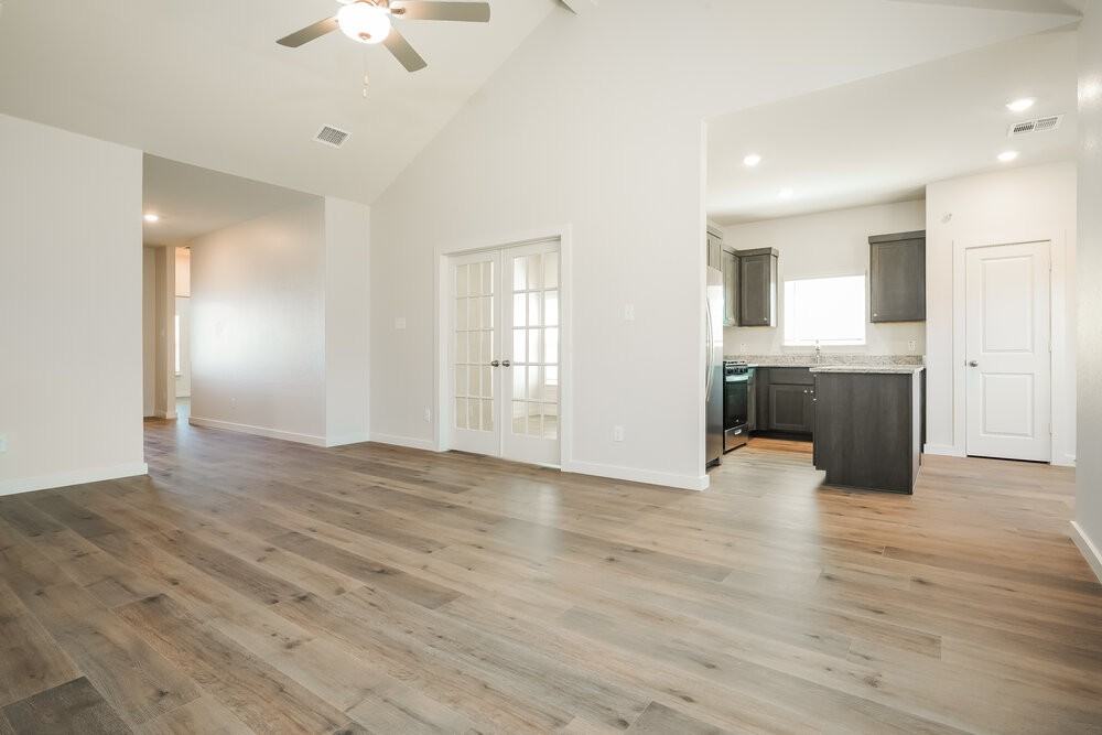 1536 Harvester Dr - Photo 5 of 16