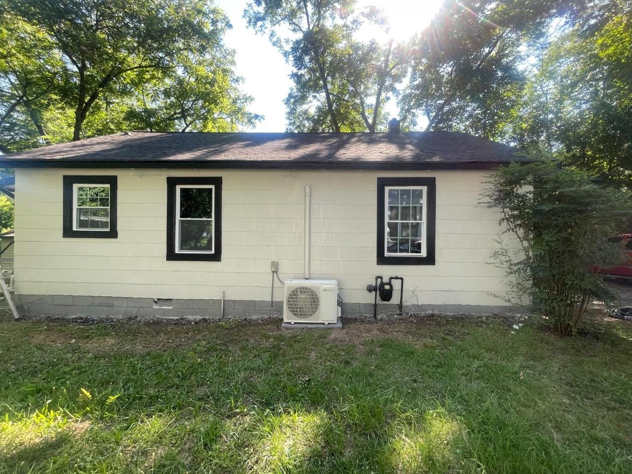 1492 E Tugalo St - Photo 6 of 14