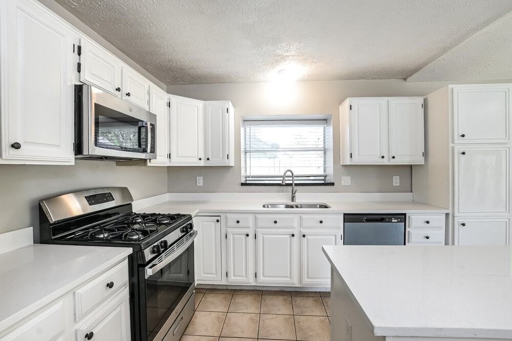 2927 Waterloo Rd - Photo 7 of 16