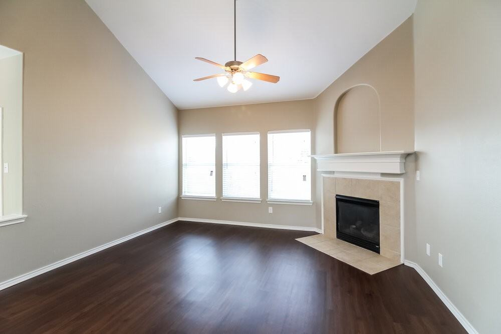 1204 Seneca Pl - Photo 2 of 17