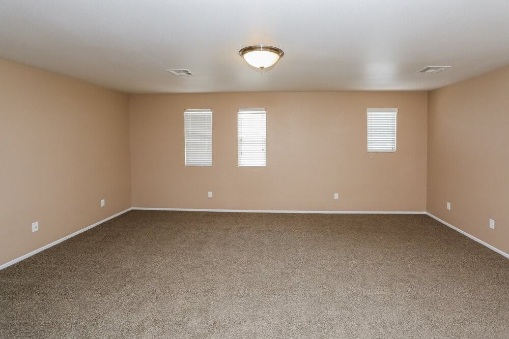 9434 Blooming Grove Ave - Photo 6 of 18