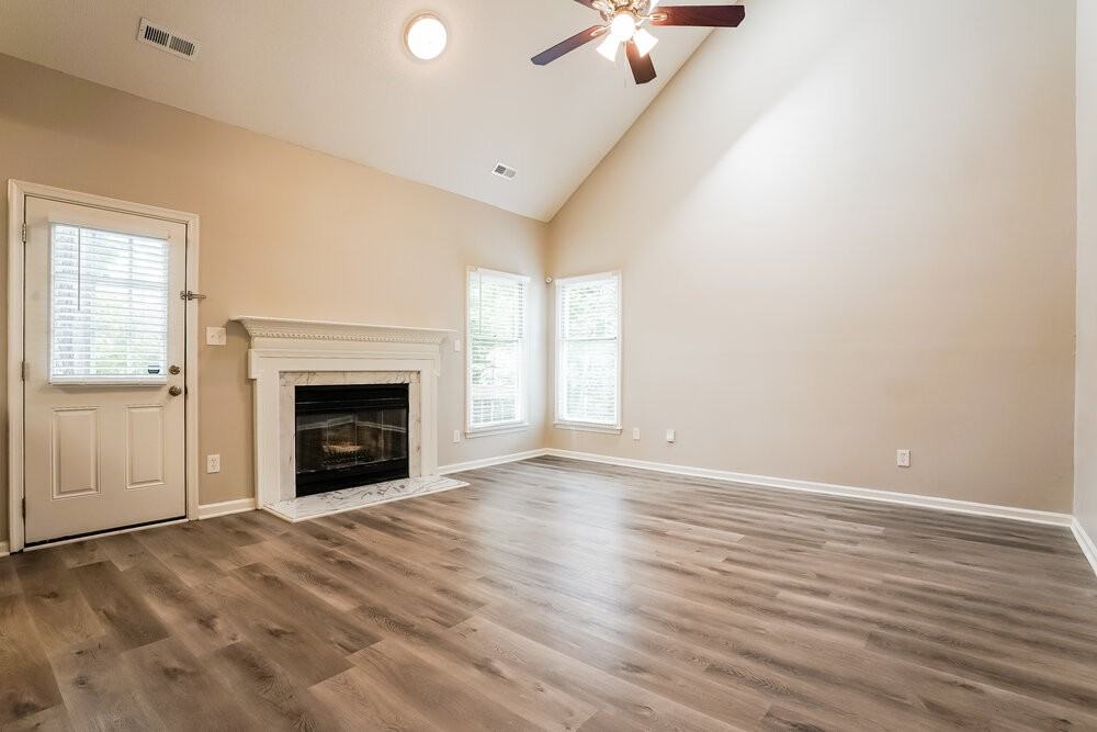 1011 Laurens Way - Photo 4 of 17