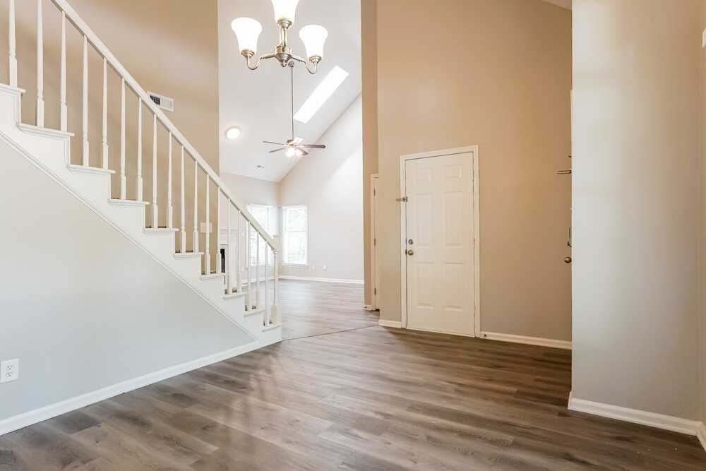 1011 Laurens Way - Photo 6 of 17