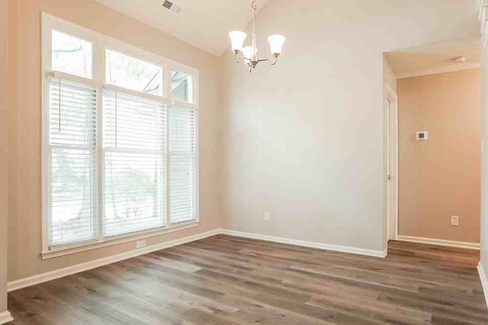 1011 Laurens Way - Photo 7 of 17