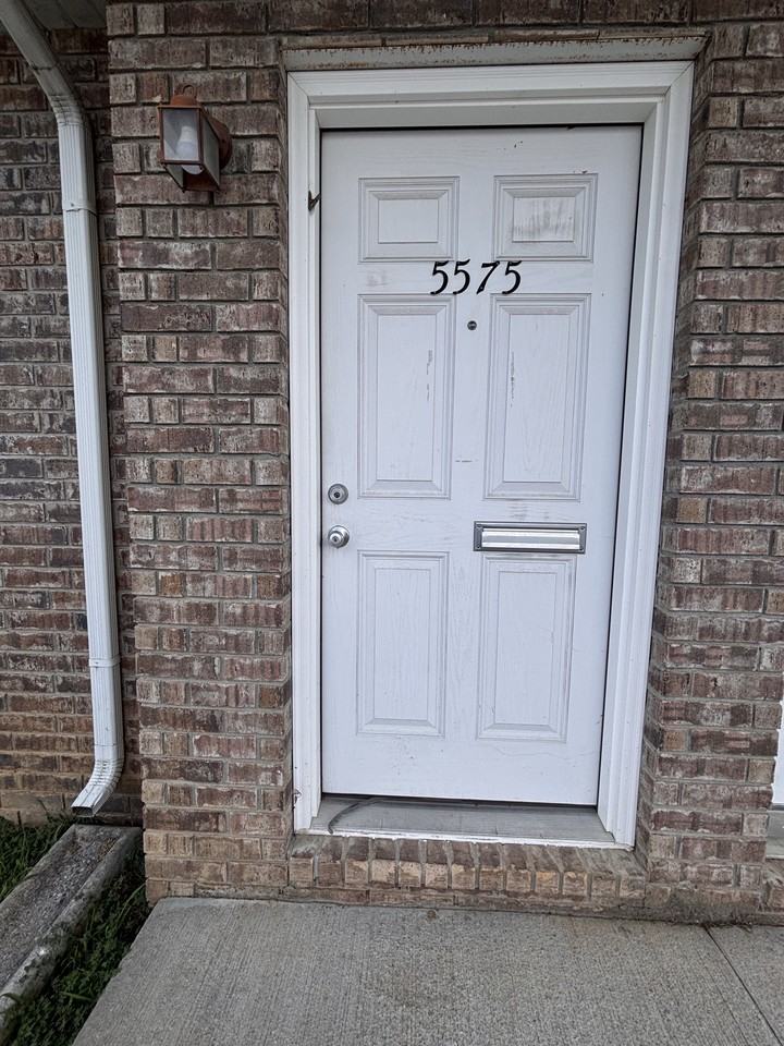 5575 N Green Ln #5575 - Photo 2 of 8