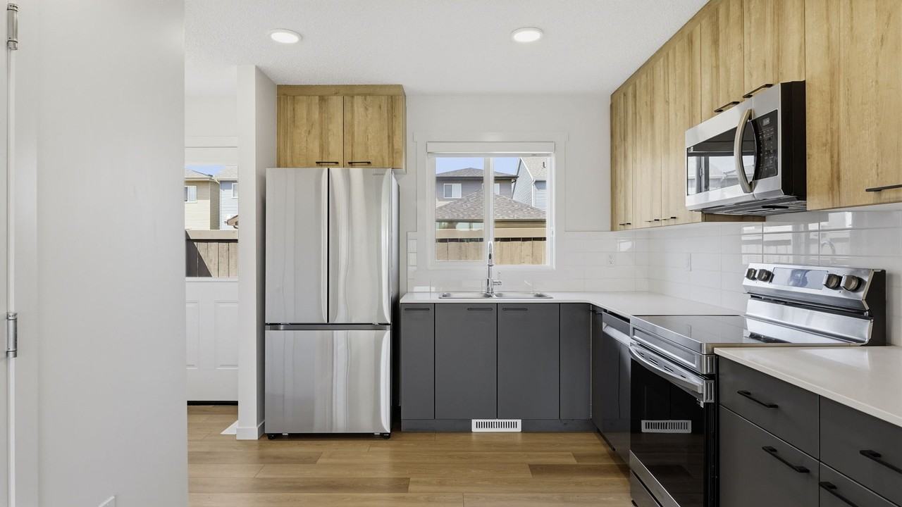 2812-M 192 Street NW - Photo 2 of 22
