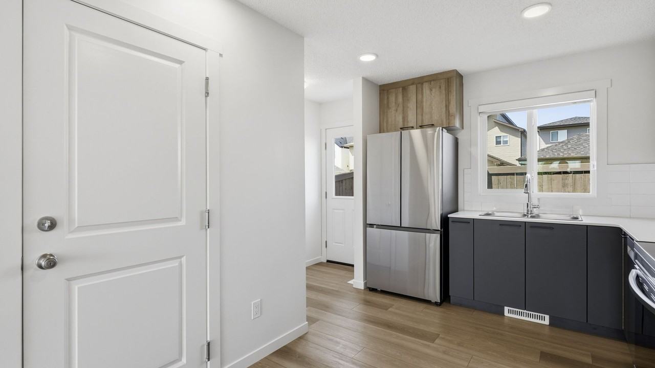 2812-M 192 Street NW - Photo 3 of 22