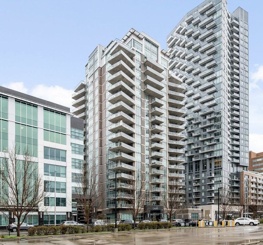 530 12 Ave Sw - Photo 4 of 31