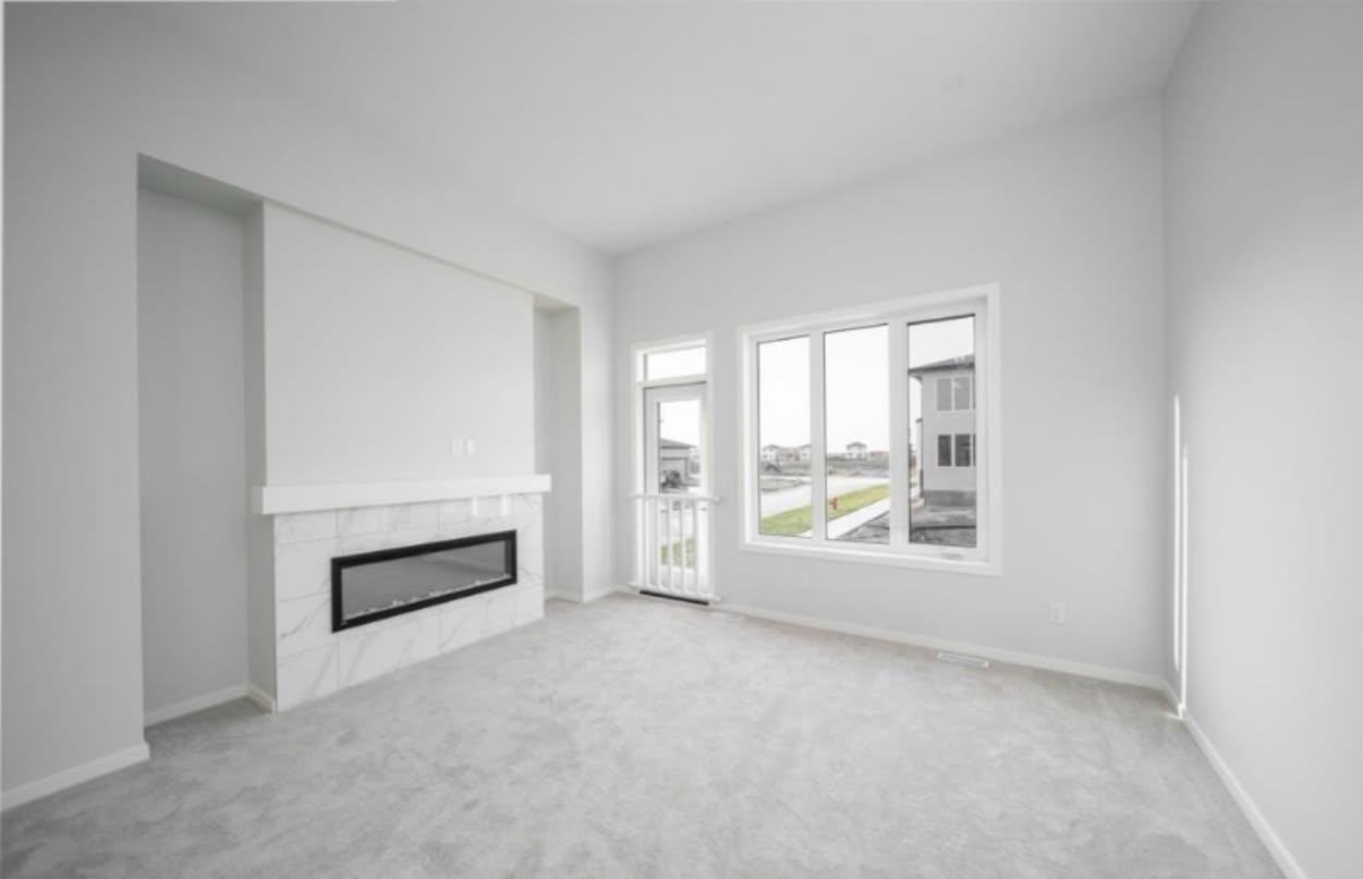 83 Eastfield Crt - Photo 2 of 12