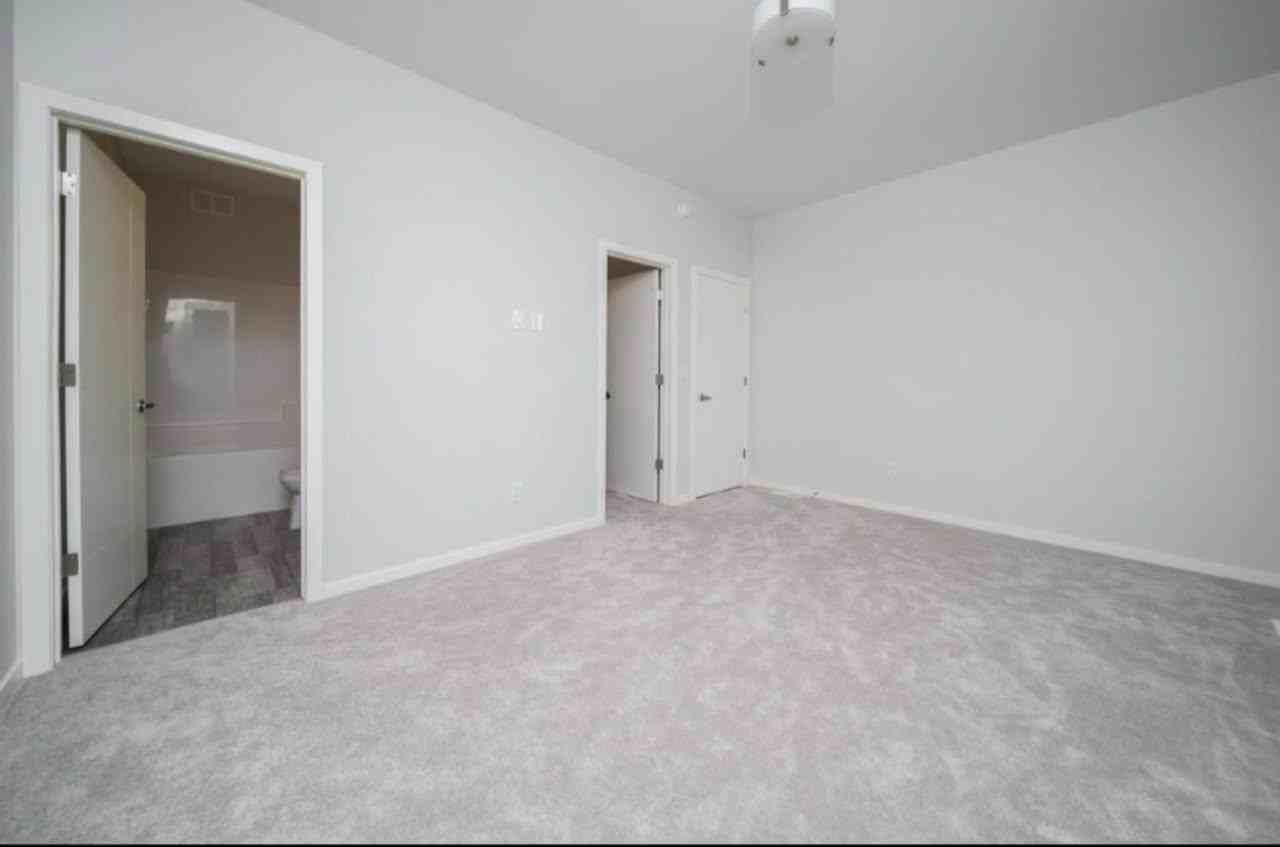 83 Eastfield Crt - Photo 3 of 12