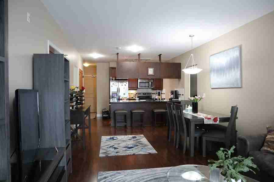 11935 Burnett St - Photo 5 of 31