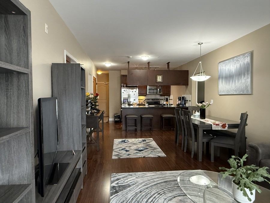 11935 Burnett St - Photo 3 of 31