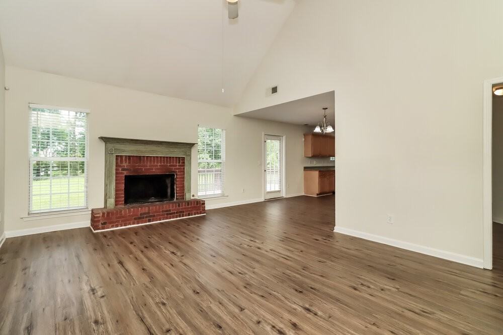 212 Browning Cir - Photo 4 of 17