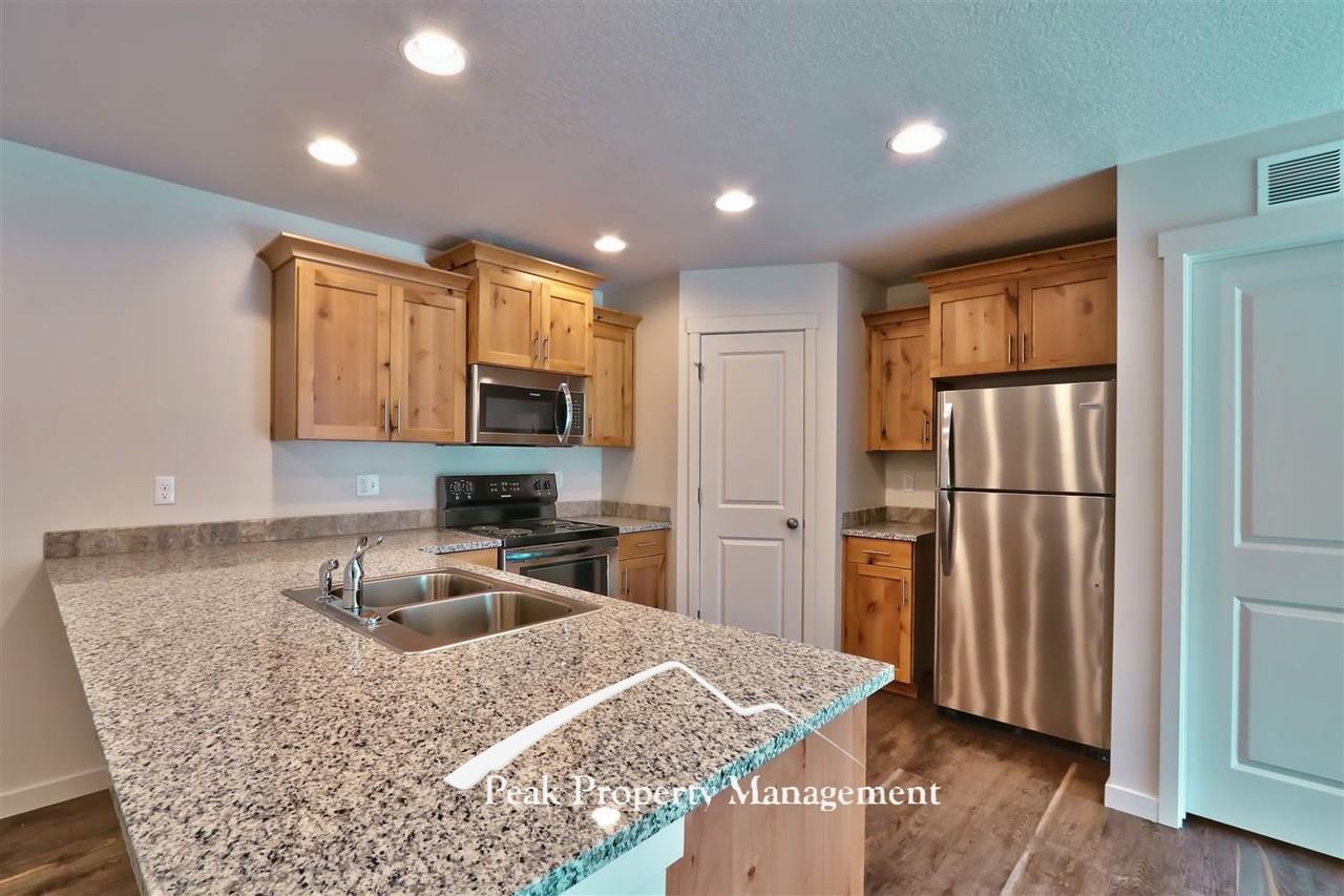 16564 N Franklin Blvd #16564 - Photo 4 of 17