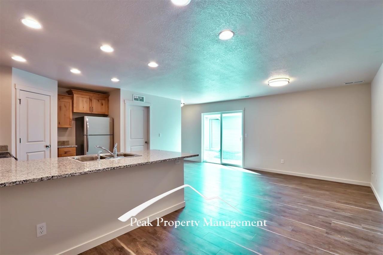 16564 N Franklin Blvd #16564 - Photo 6 of 17