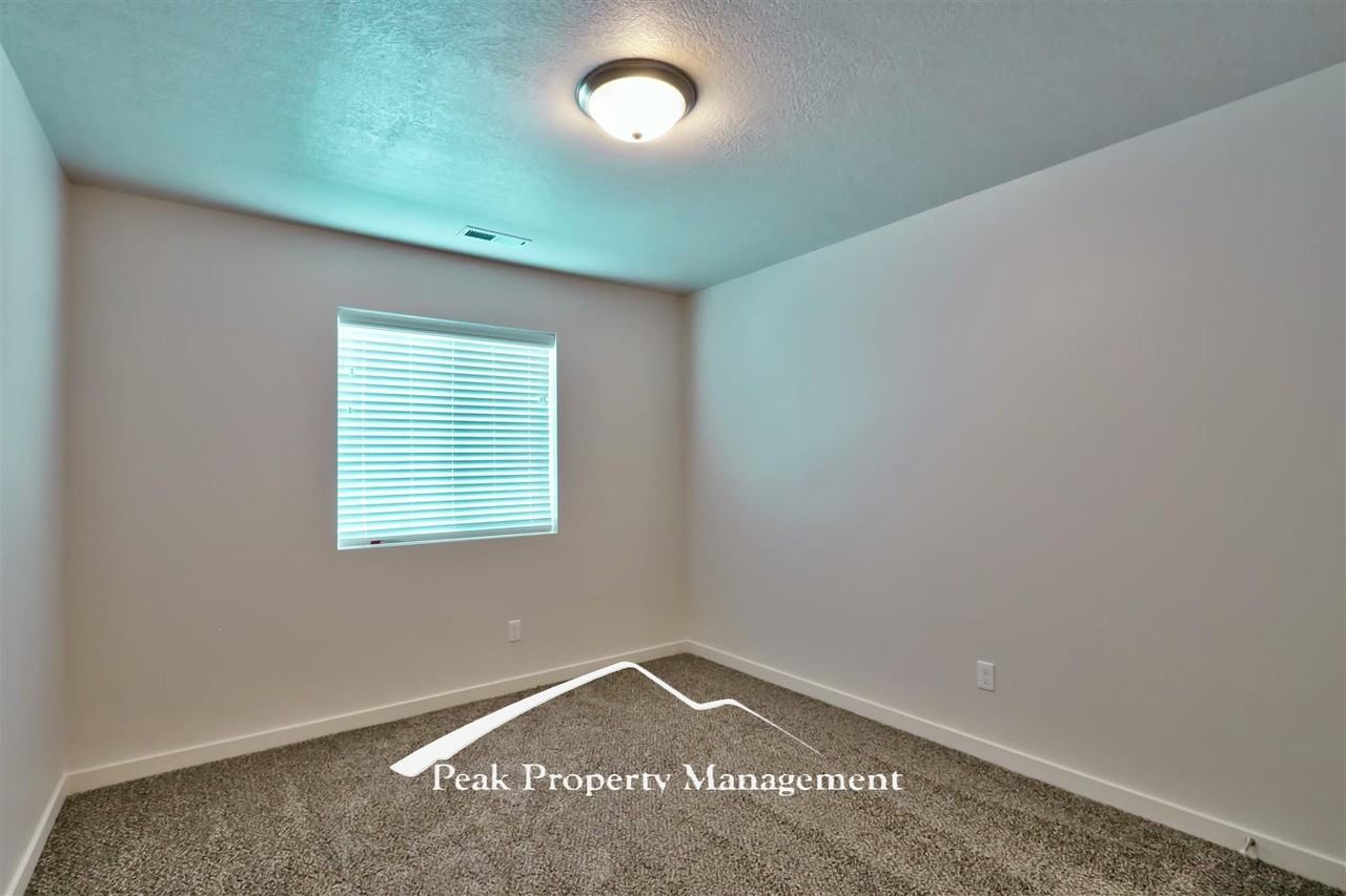 16564 N Franklin Blvd #16564 - Photo 7 of 17