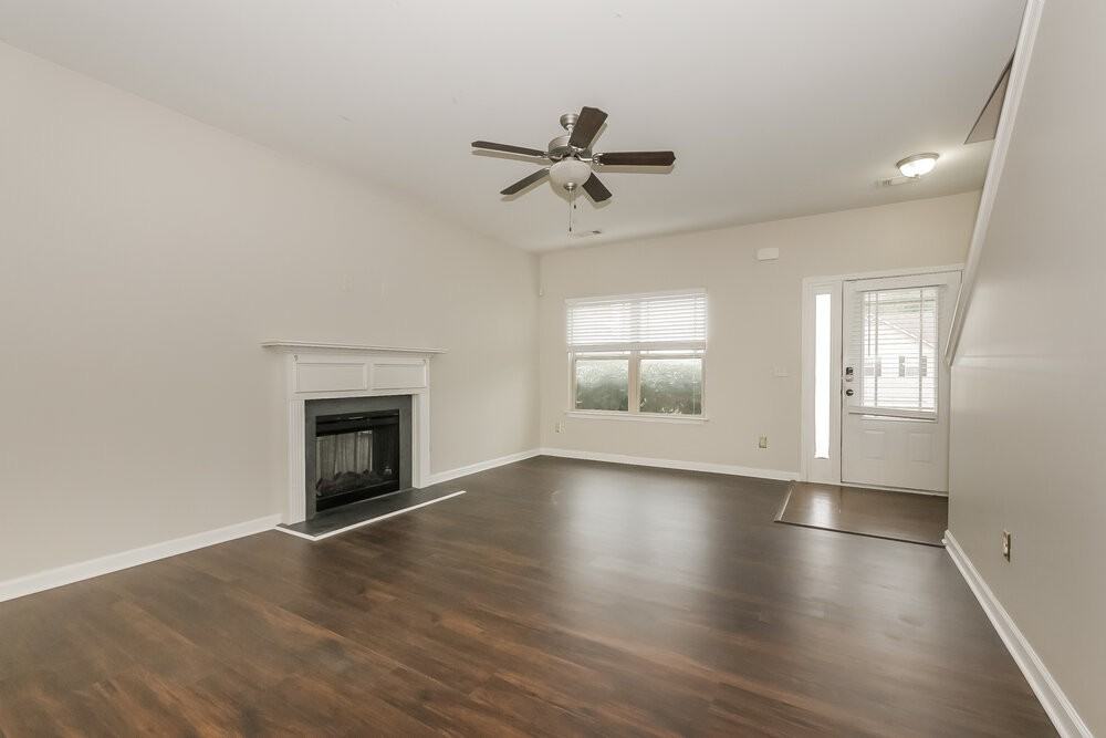 632 Stevens Pl - Photo 4 of 17
