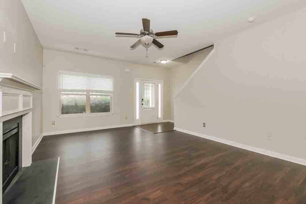 632 Stevens Pl - Photo 5 of 17