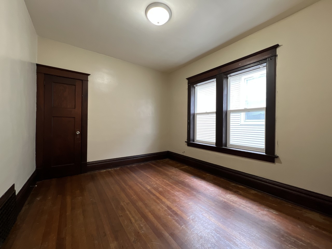 809 W 8th St #1-2 - Photo 4 of 11