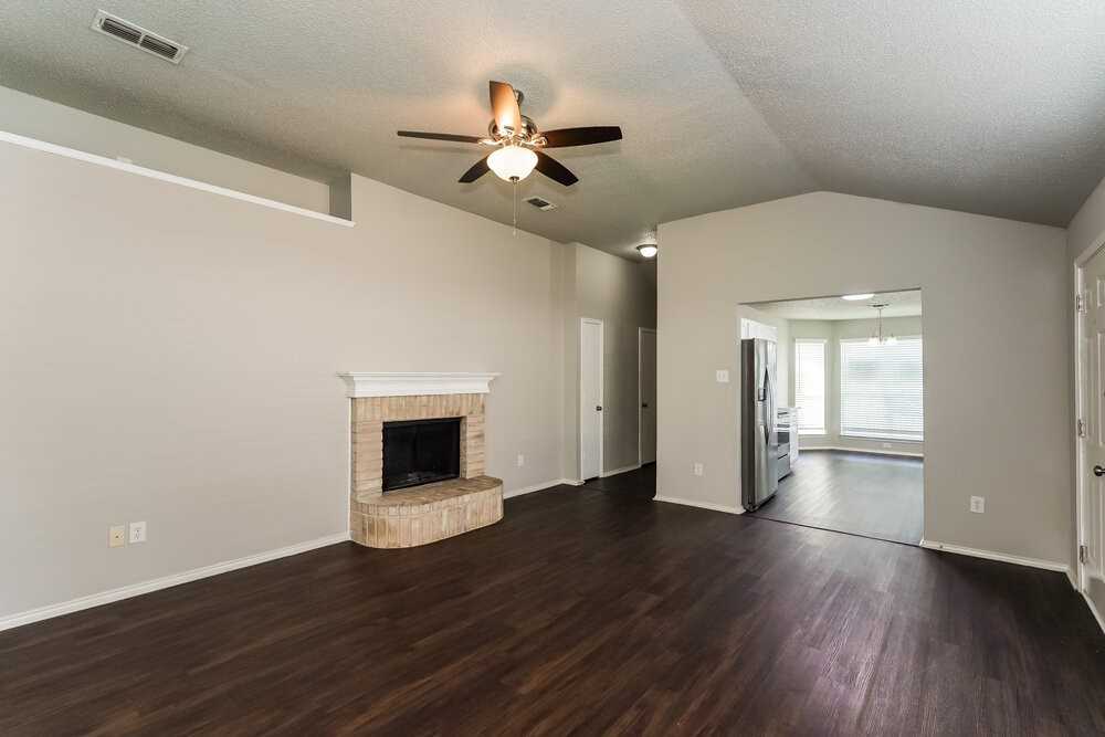 1121 Sandalwood Dr - Photo 6 of 16