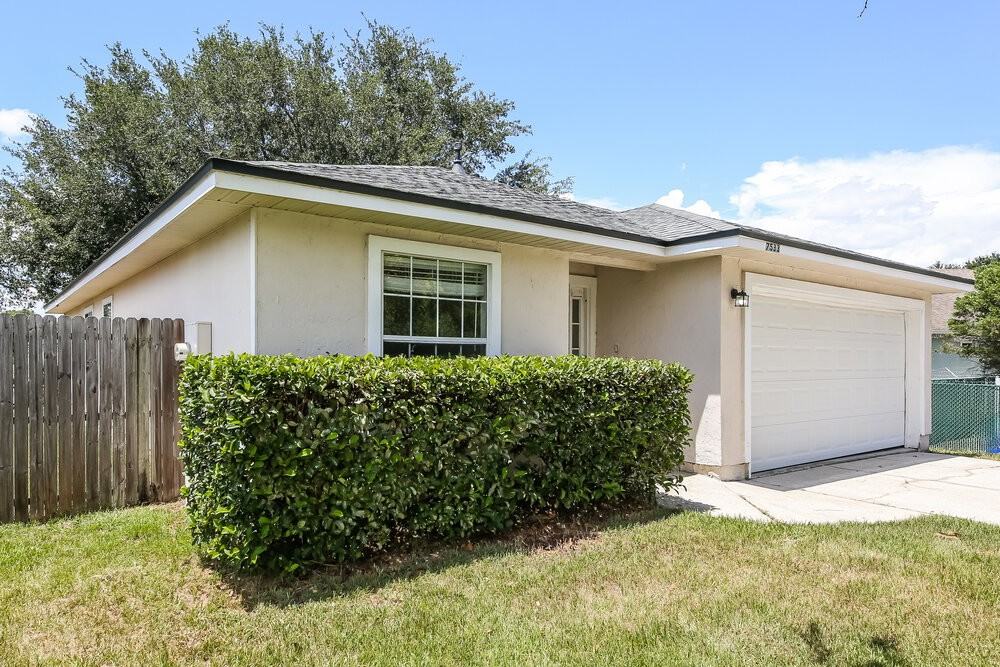 7533 International Village Dr - Photo 3 of 16