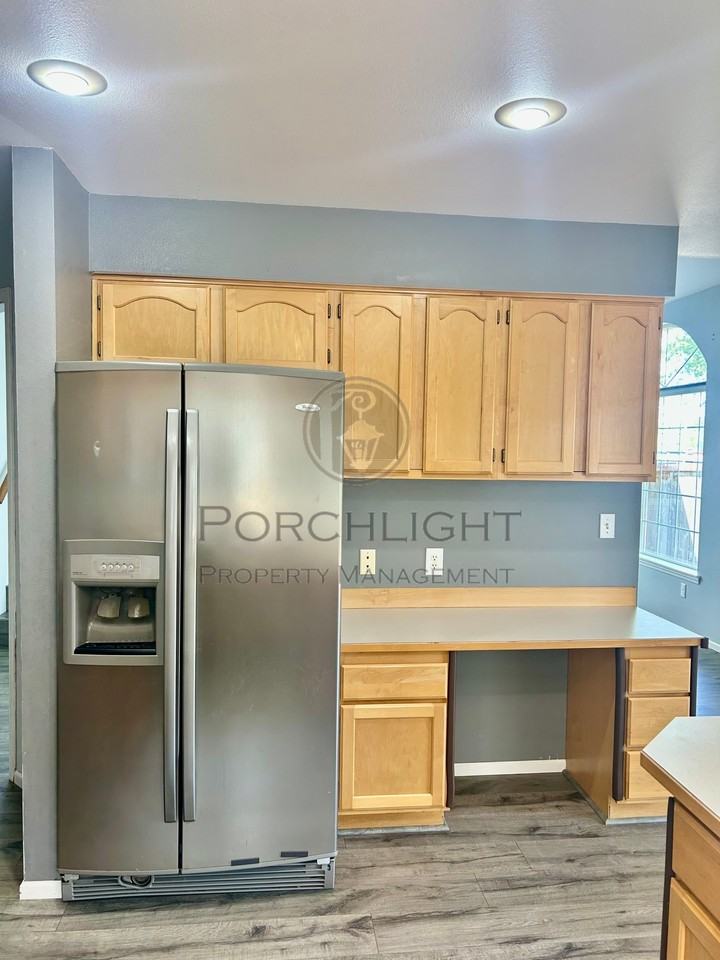 804 E Maberry Dr #1 - Photo 2 of 25