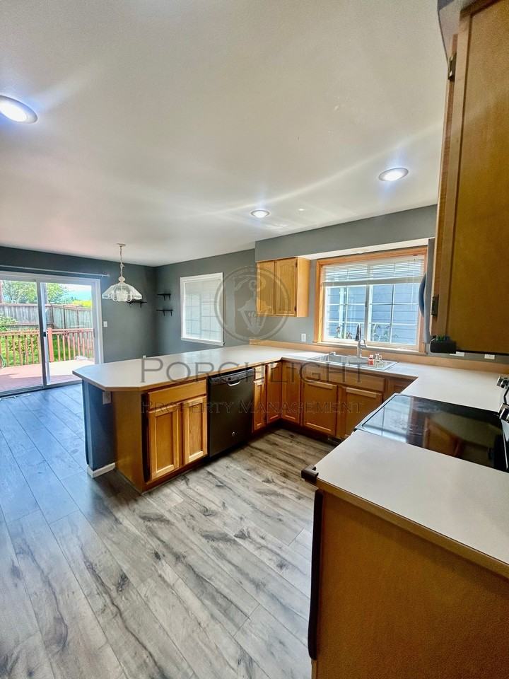 804 E Maberry Dr #1 - Photo 3 of 25