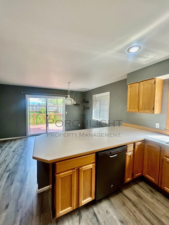 804 E Maberry Dr #1 - Photo 4 of 25