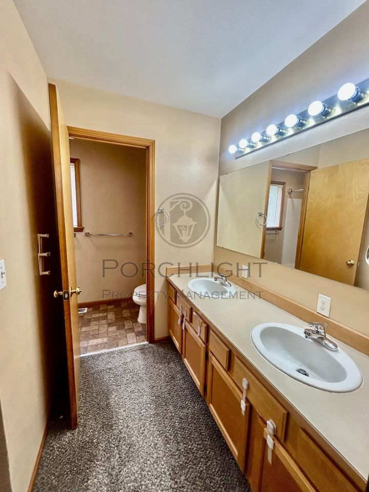 804 E Maberry Dr #1 - Photo 7 of 25