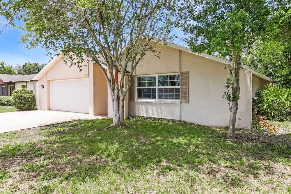 13403 Woodward Dr - Photo 3 of 16