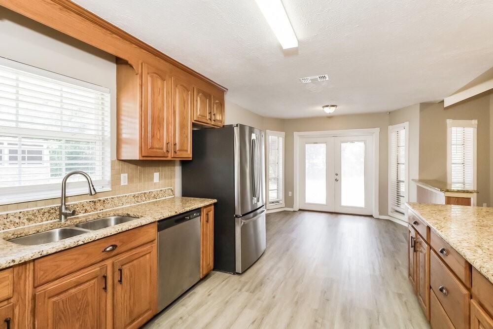 13403 Woodward Dr - Photo 7 of 16