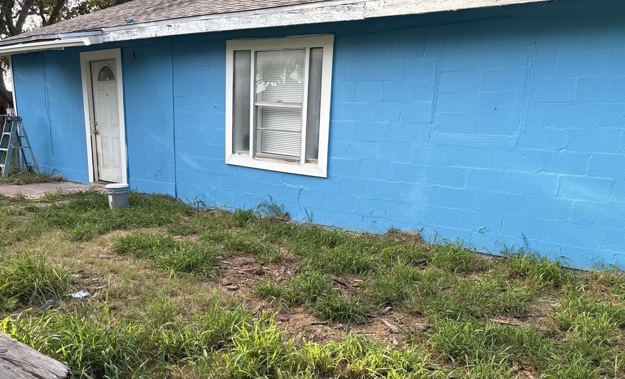 707 W Lakeside Dr #B - Photo 2 of 2