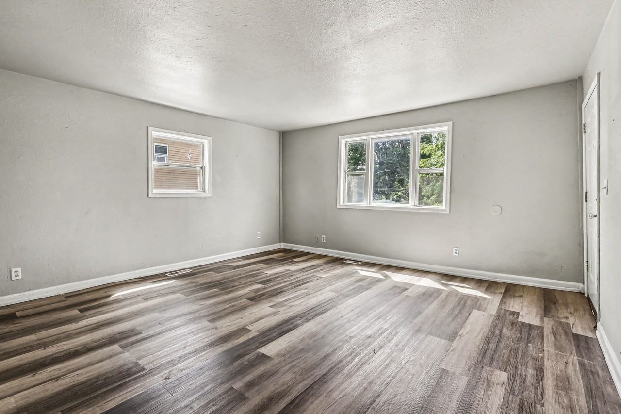 790 Harriet St #1 - Photo 3 of 14
