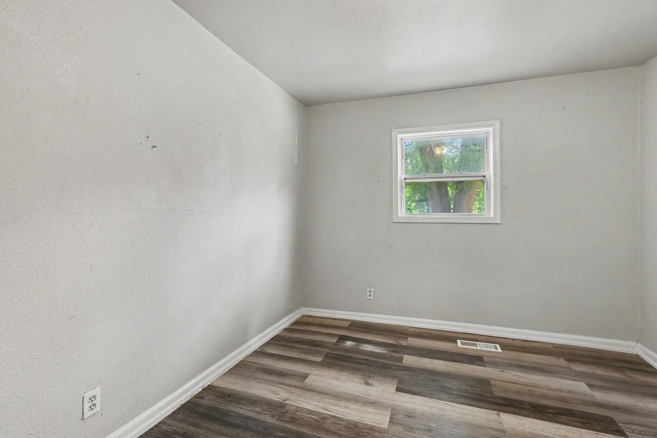 790 Harriet St #1 - Photo 7 of 14