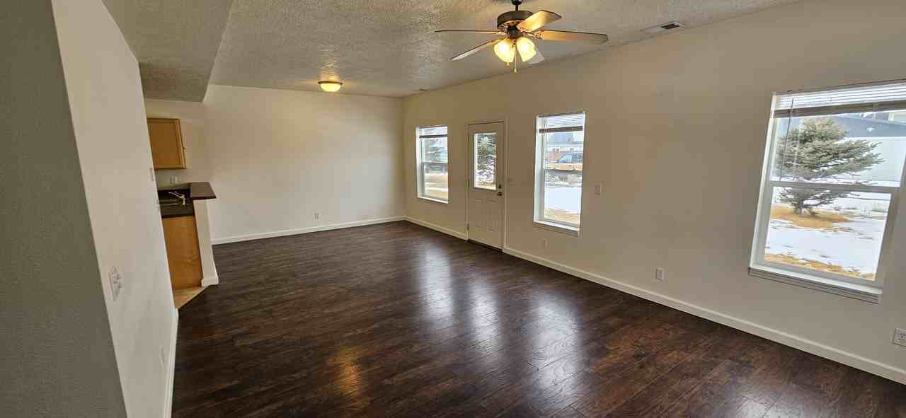 402 Par Ave #1 - Photo 4 of 37