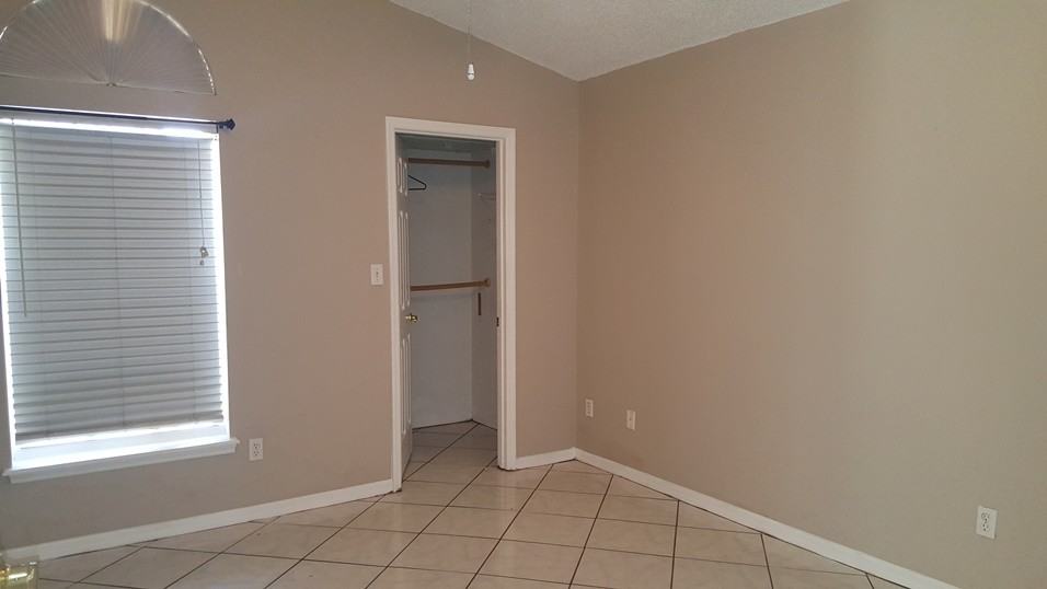 404 San Gabriel St #1 - Photo 3 of 13