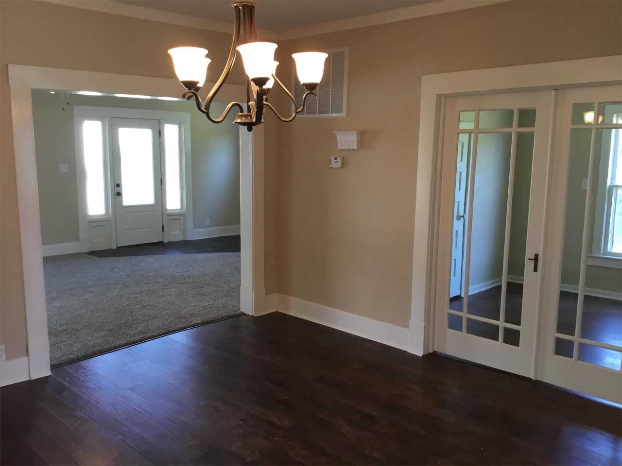 1114 N Creek St #1 - Photo 2 of 12