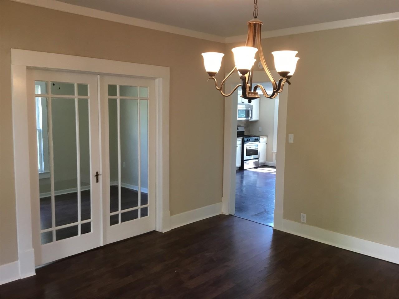 1114 N Creek St #1 - Photo 3 of 12