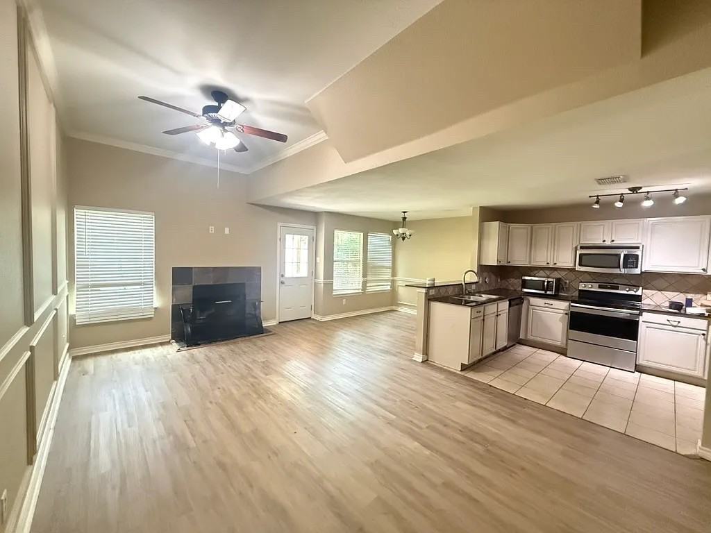 12604 Oceanside Dr - Photo 3 of 24