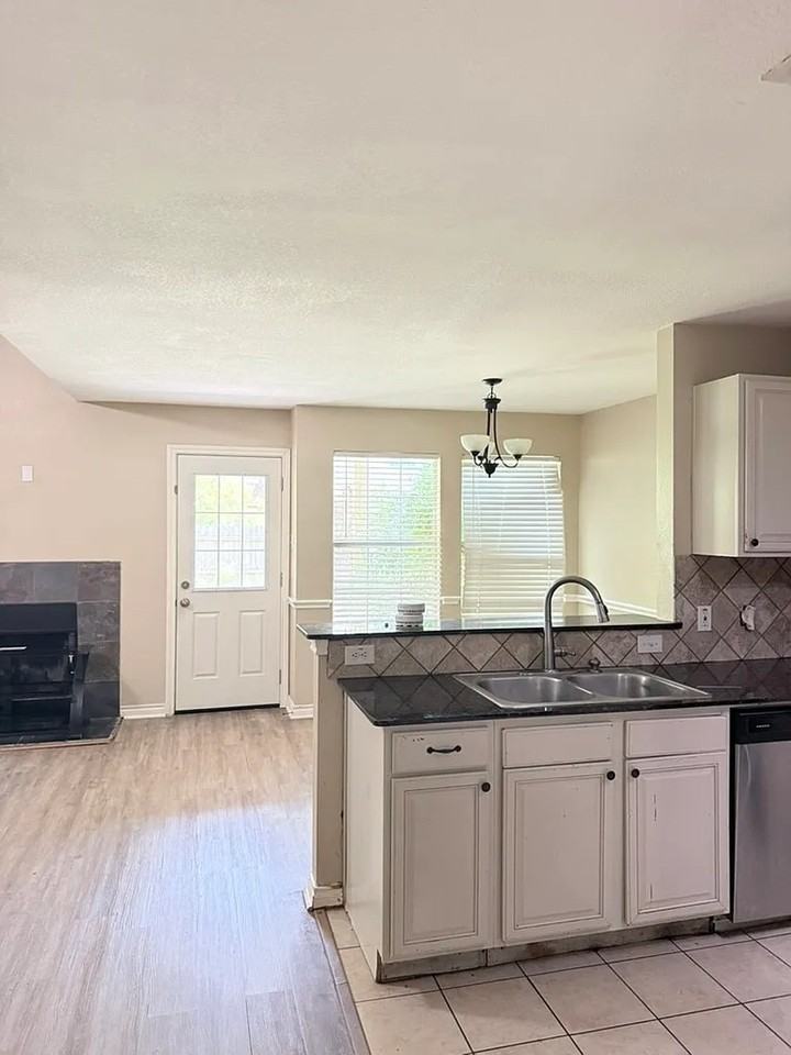 12604 Oceanside Dr - Photo 4 of 24