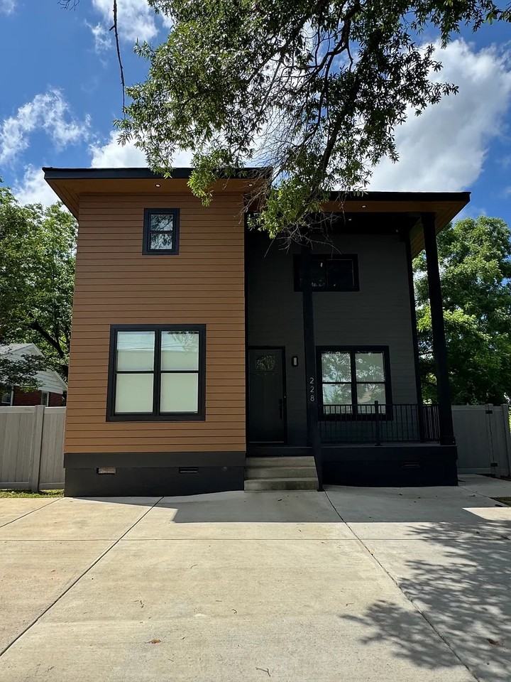 228 Pursley St - Photo 3 of 31