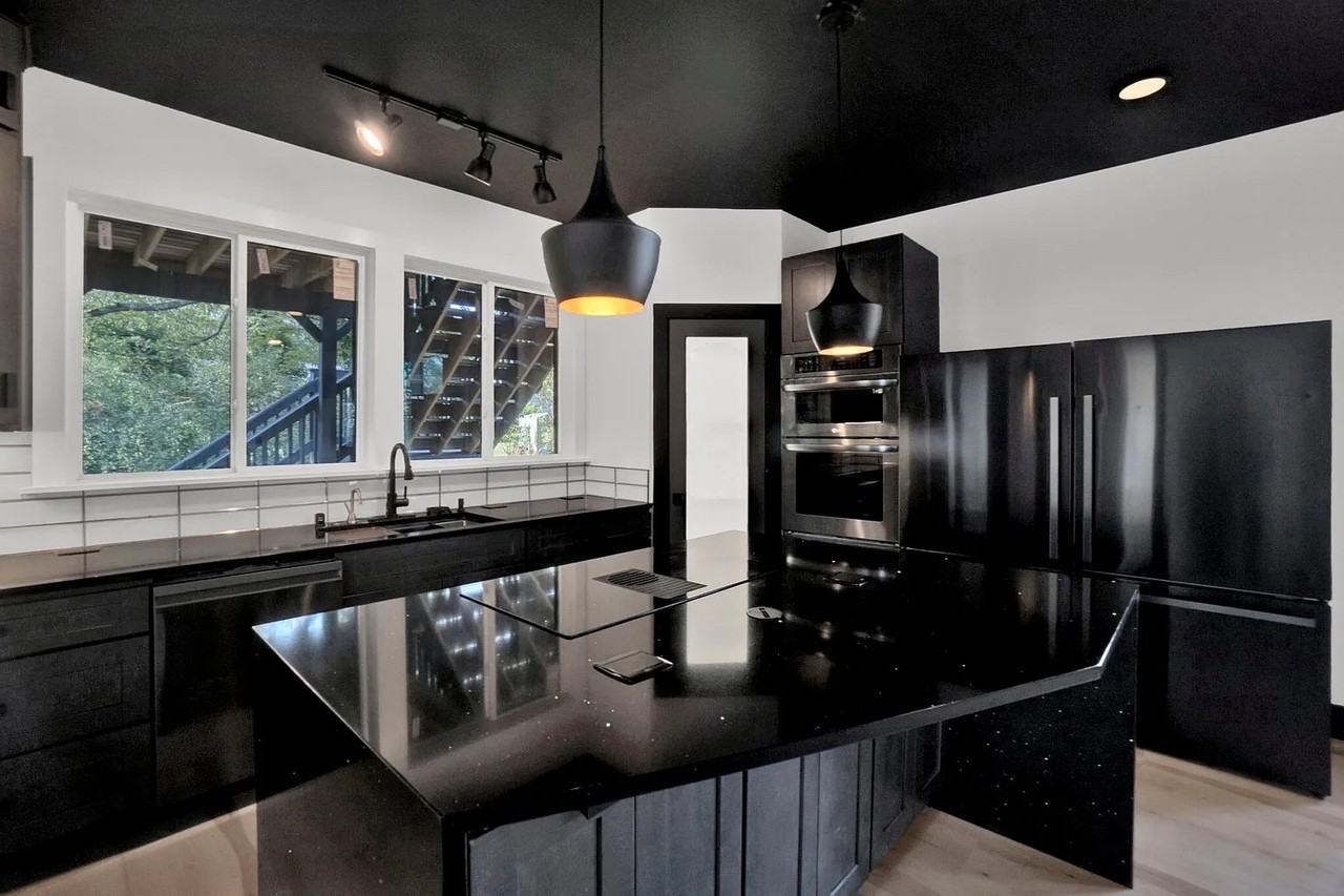 228 Pursley St - Photo 4 of 31