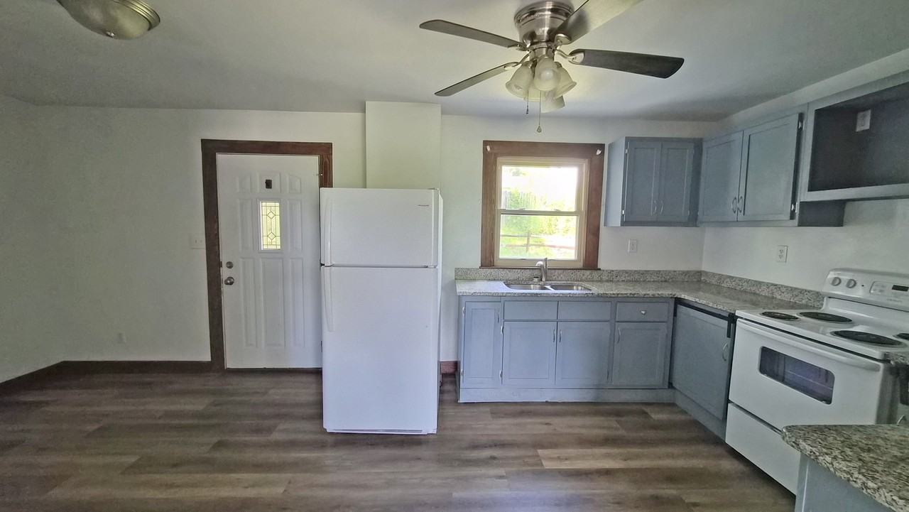 1204 Salt Springs Rd #4 - Photo 2 of 11