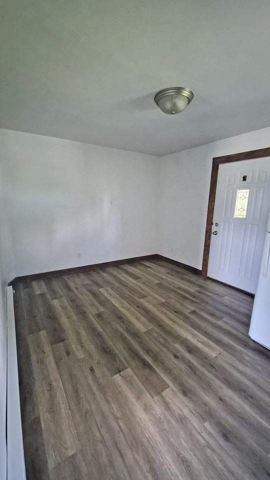 1204 Salt Springs Rd #4 - Photo 3 of 11