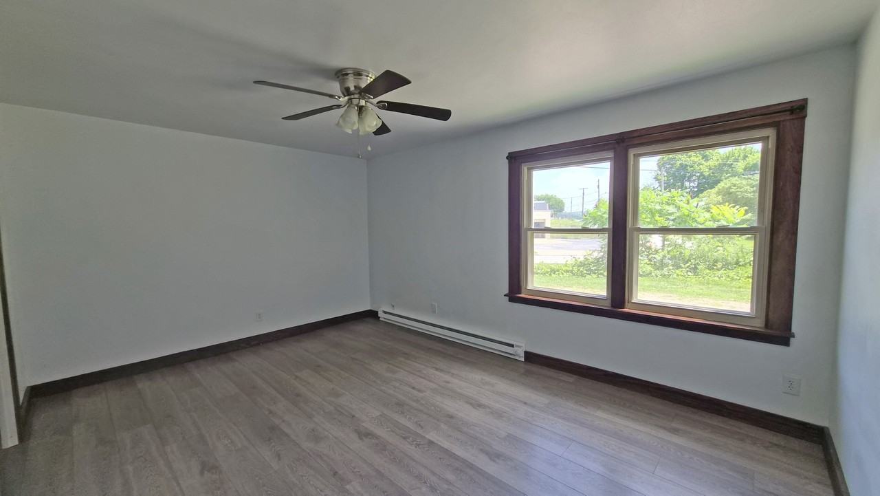 1204 Salt Springs Rd #4 - Photo 5 of 11