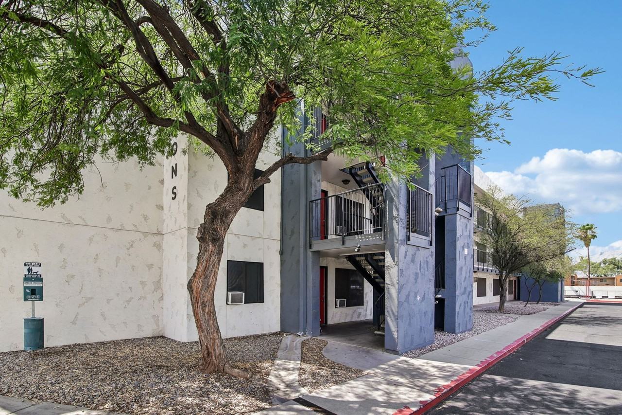 Monte Vista Commons - Photo 2 of 42