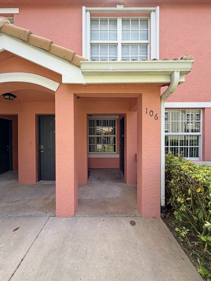 138 Sw Peacock Blvd #20-106 - Photo 3 of 36