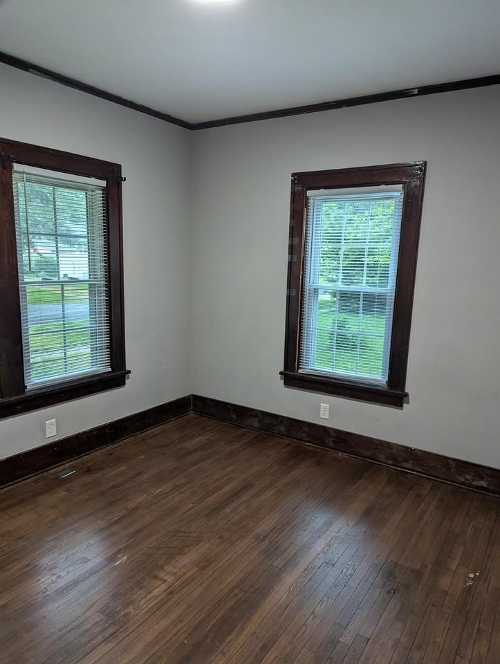 1626 W Clark St #1 - Photo 7 of 21