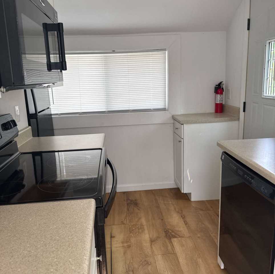307 W Ells Ave #1 - Photo 7 of 12